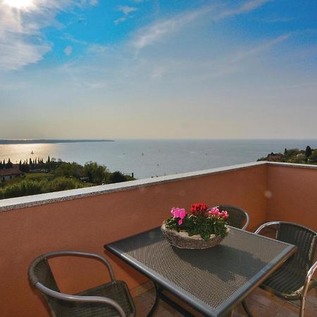 2 Bedroom Amazing Apartment In Portorož Exteriér fotografie