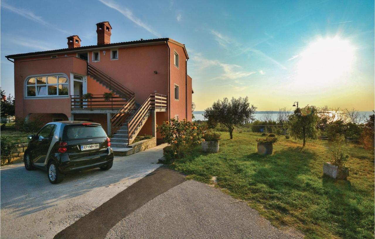 2 Bedroom Amazing Apartment In Portorož Exteriér fotografie